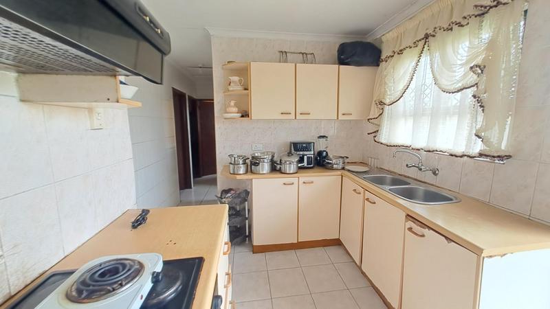 To Let 3 Bedroom Property for Rent in Umlazi KwaZulu-Natal