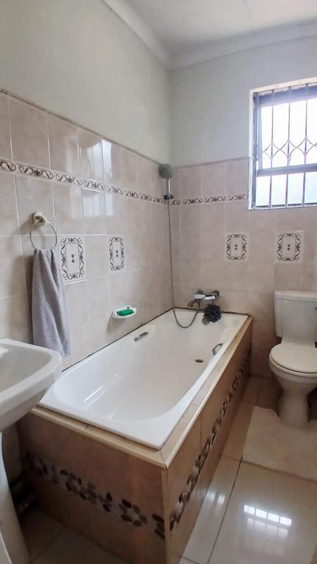 3 Bedroom Property for Sale in Woodhaven KwaZulu-Natal