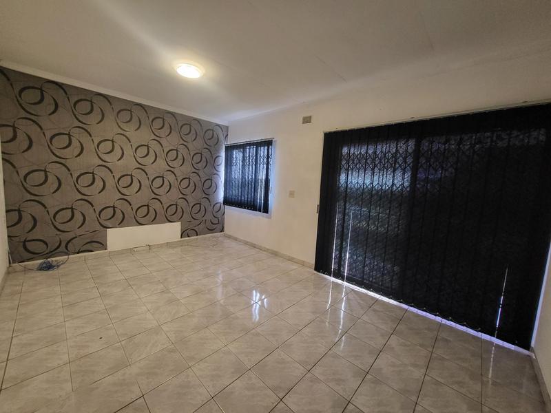 3 Bedroom Property for Sale in Dawncrest KwaZulu-Natal