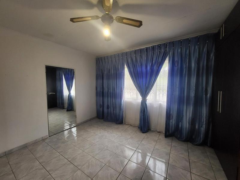 3 Bedroom Property for Sale in Dawncrest KwaZulu-Natal