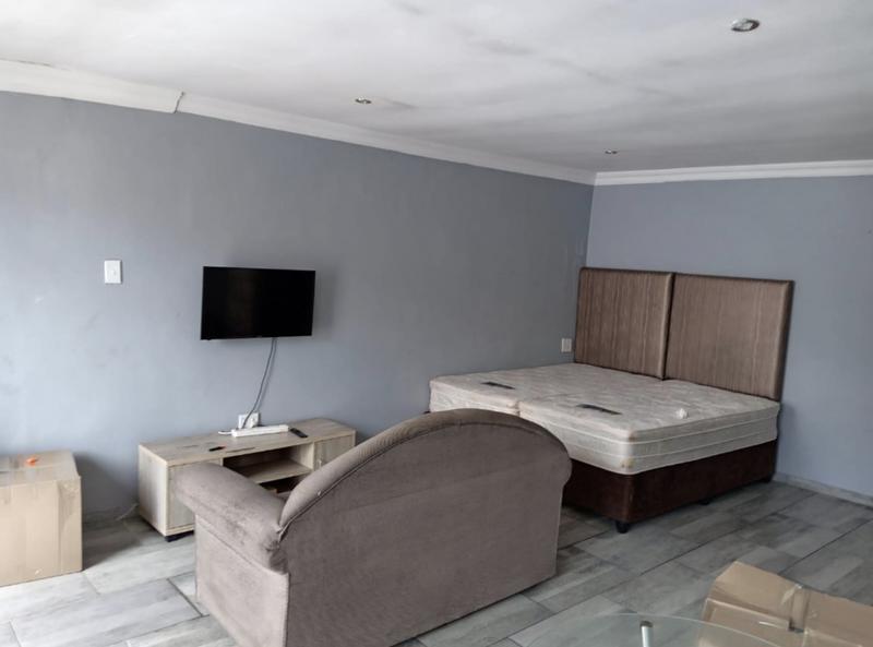 To Let 1 Bedroom Property for Rent in Essenwood KwaZulu-Natal