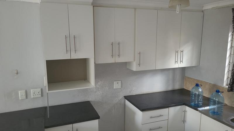 To Let 2 Bedroom Property for Rent in Overport KwaZulu-Natal