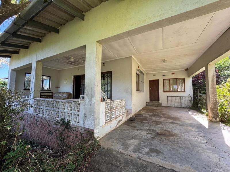 4 Bedroom Property for Sale in Glenmore Beach KwaZulu-Natal