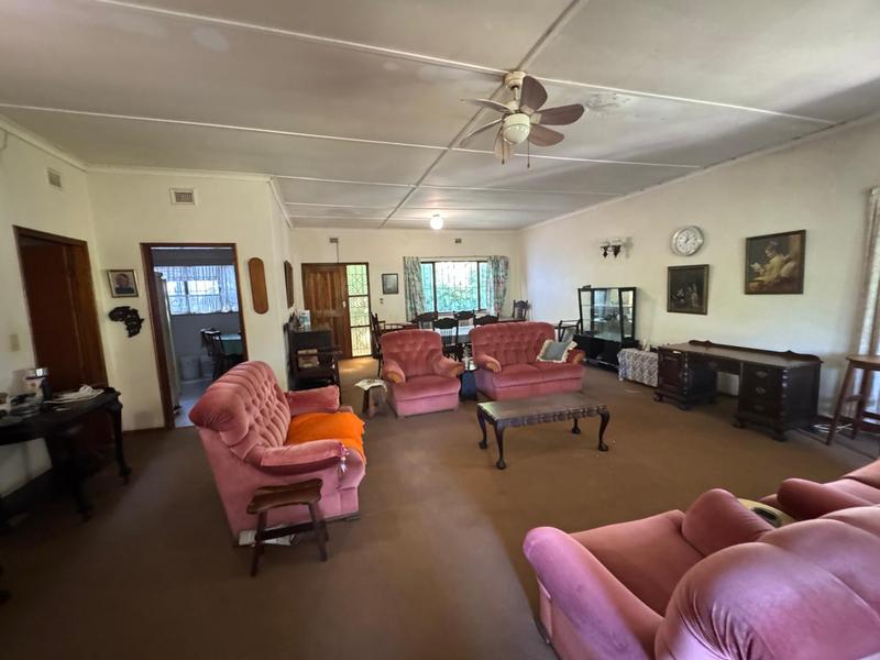 4 Bedroom Property for Sale in Glenmore Beach KwaZulu-Natal