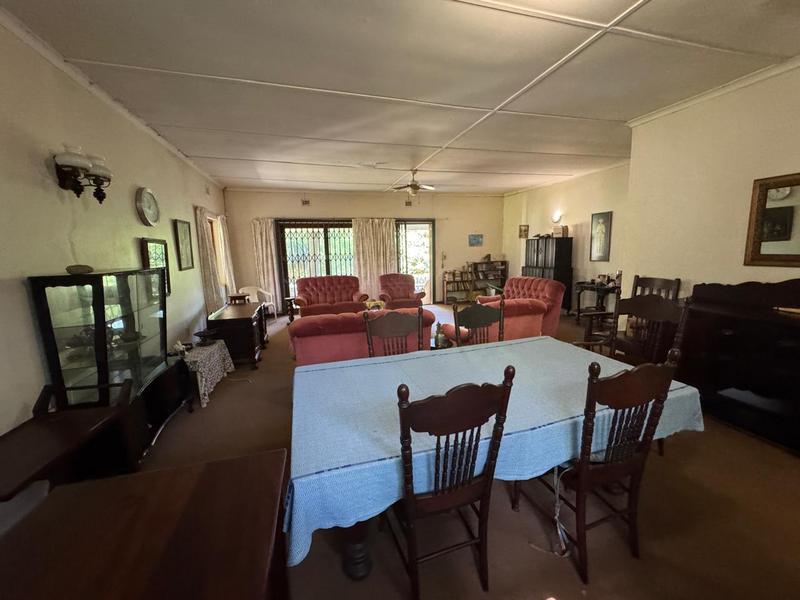 4 Bedroom Property for Sale in Glenmore Beach KwaZulu-Natal