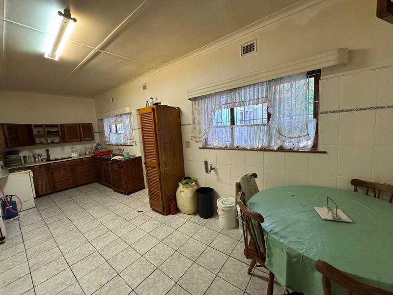 4 Bedroom Property for Sale in Glenmore Beach KwaZulu-Natal