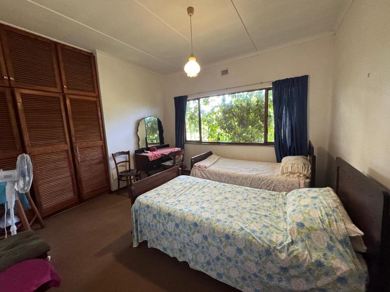 4 Bedroom Property for Sale in Glenmore Beach KwaZulu-Natal