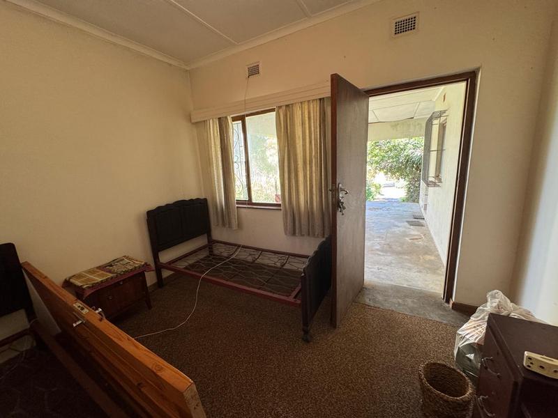 4 Bedroom Property for Sale in Glenmore Beach KwaZulu-Natal