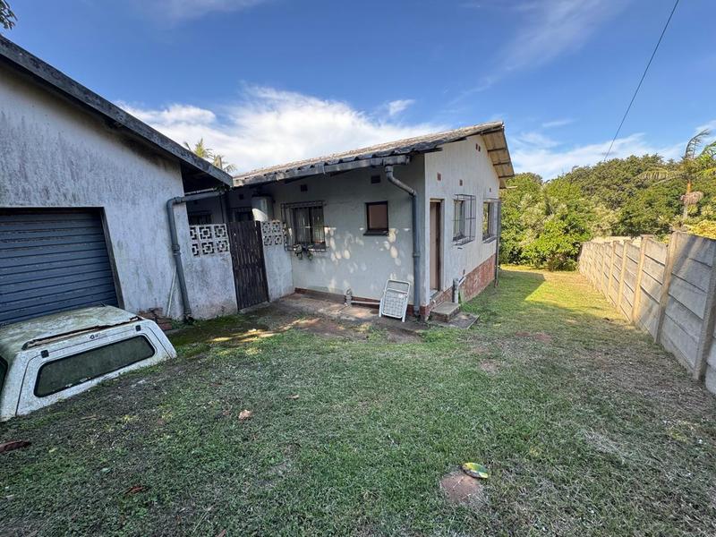 4 Bedroom Property for Sale in Glenmore Beach KwaZulu-Natal
