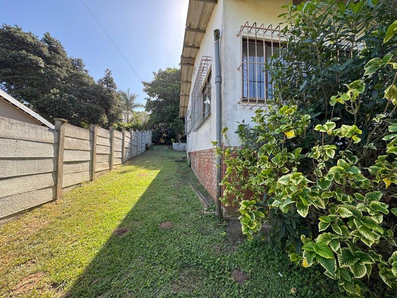 4 Bedroom Property for Sale in Glenmore Beach KwaZulu-Natal