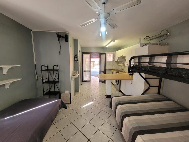 1 Bedroom Property for Sale in Uvongo Beach KwaZulu-Natal