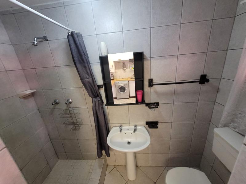 1 Bedroom Property for Sale in Uvongo Beach KwaZulu-Natal