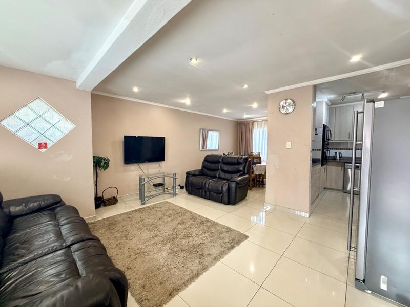 3 Bedroom Property for Sale in Havenside KwaZulu-Natal