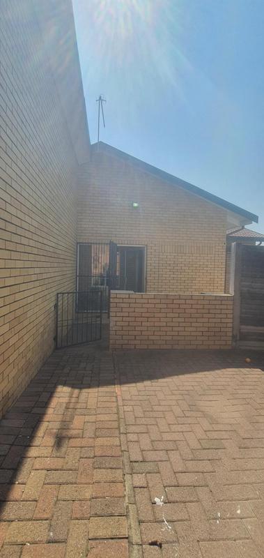 To Let 3 Bedroom Property for Rent in Lennoxton KwaZulu-Natal