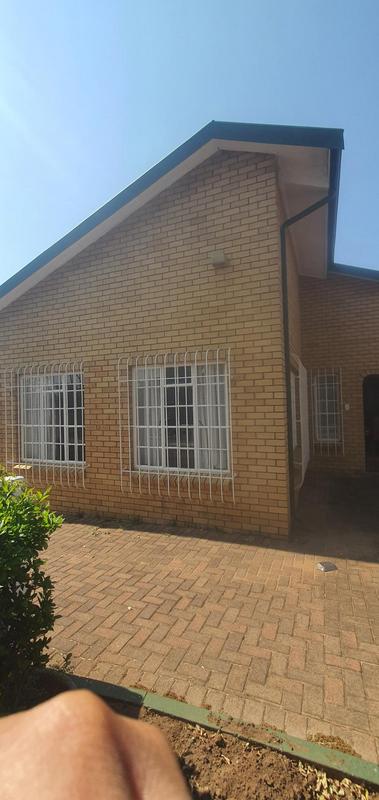To Let 3 Bedroom Property for Rent in Lennoxton KwaZulu-Natal