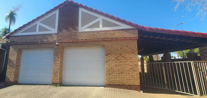 4 Bedroom Property for Sale in Aviary Hill KwaZulu-Natal