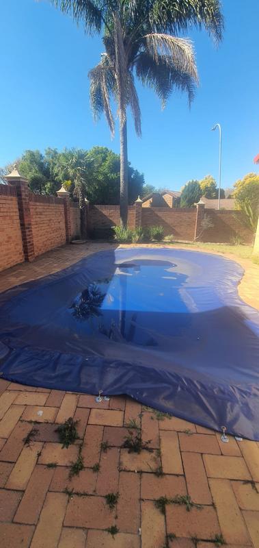 4 Bedroom Property for Sale in Aviary Hill KwaZulu-Natal