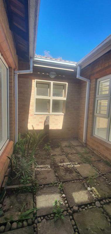 4 Bedroom Property for Sale in Aviary Hill KwaZulu-Natal