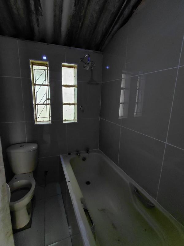 To Let 2 Bedroom Property for Rent in Umlazi KwaZulu-Natal