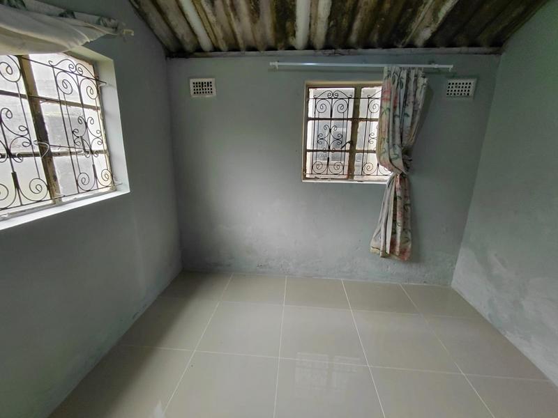 To Let 2 Bedroom Property for Rent in Umlazi KwaZulu-Natal