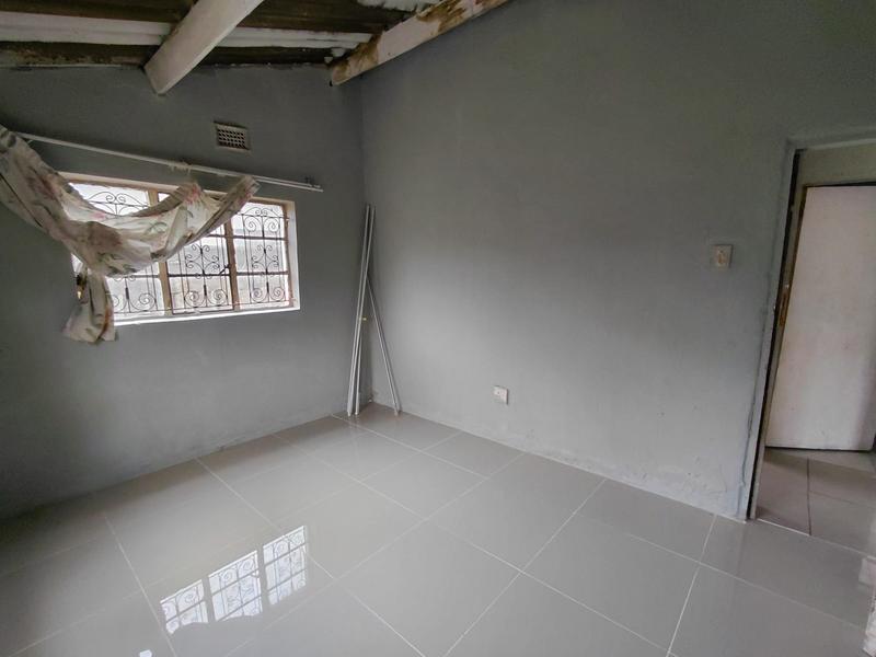To Let 2 Bedroom Property for Rent in Umlazi KwaZulu-Natal