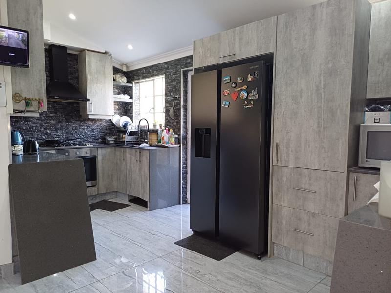 3 Bedroom Property for Sale in Essenwood KwaZulu-Natal