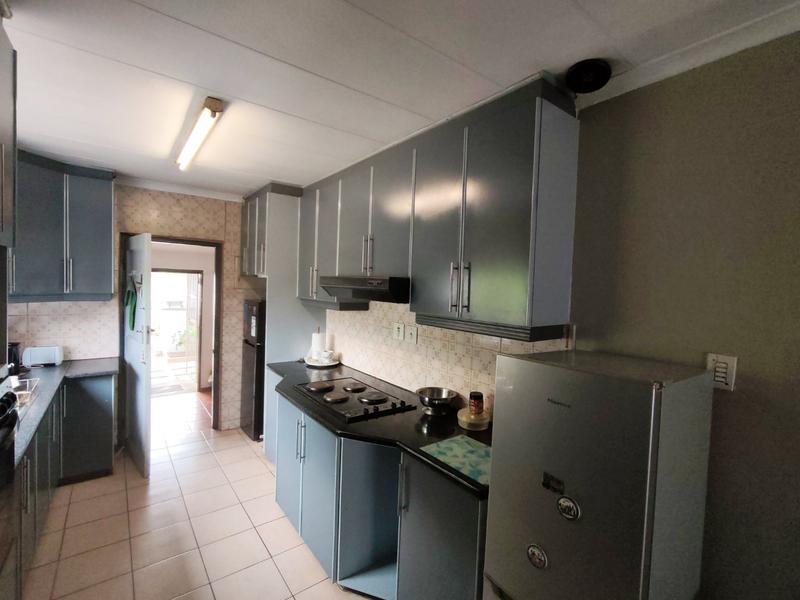 5 Bedroom Property for Sale in New Dawn Park KwaZulu-Natal