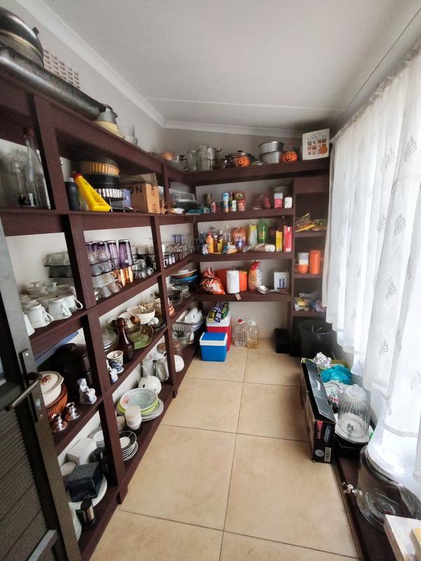 5 Bedroom Property for Sale in New Dawn Park KwaZulu-Natal