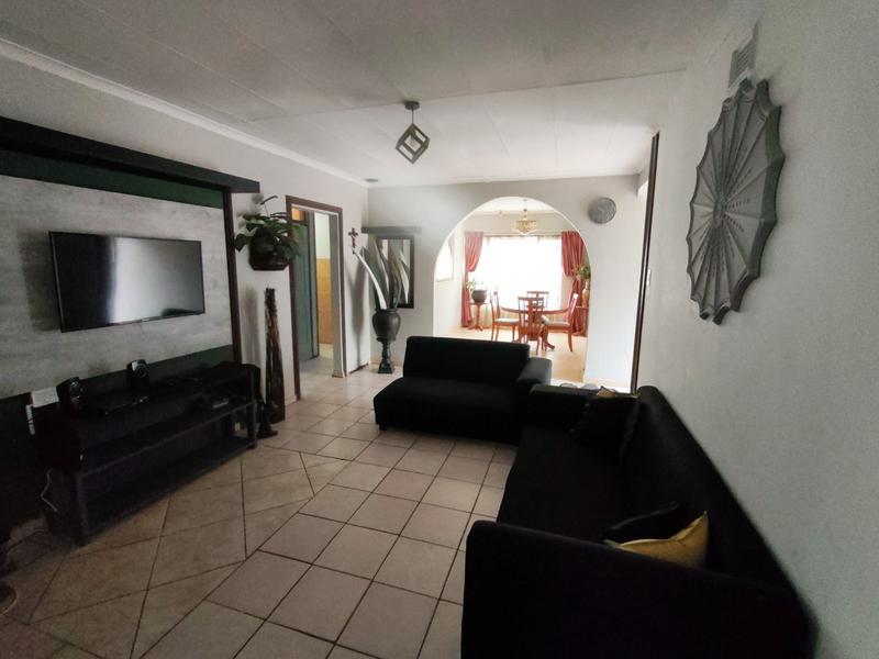 5 Bedroom Property for Sale in New Dawn Park KwaZulu-Natal