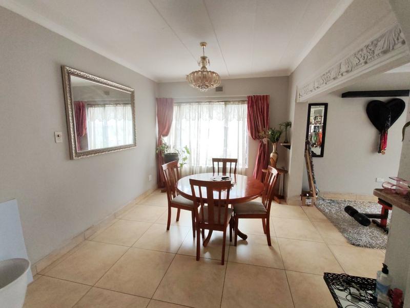 5 Bedroom Property for Sale in New Dawn Park KwaZulu-Natal