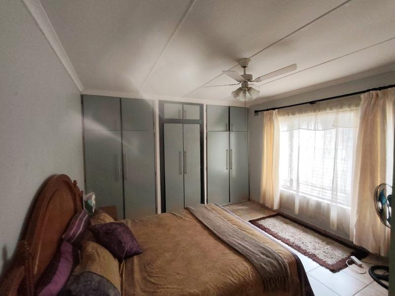 5 Bedroom Property for Sale in New Dawn Park KwaZulu-Natal