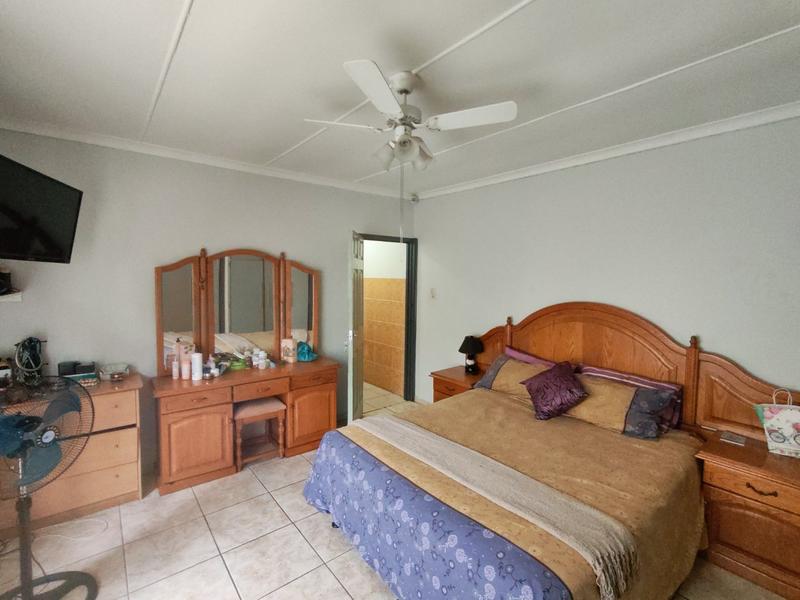 5 Bedroom Property for Sale in New Dawn Park KwaZulu-Natal