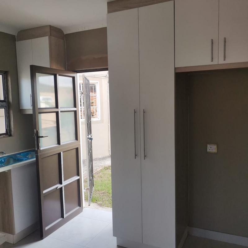 To Let 1 Bedroom Property for Rent in Crossmoor KwaZulu-Natal