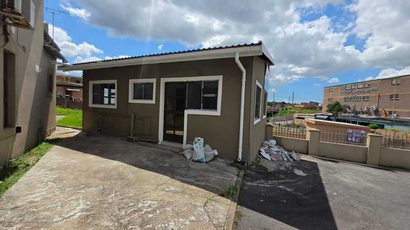 To Let Commercial Property for Rent in Crossmoor KwaZulu-Natal