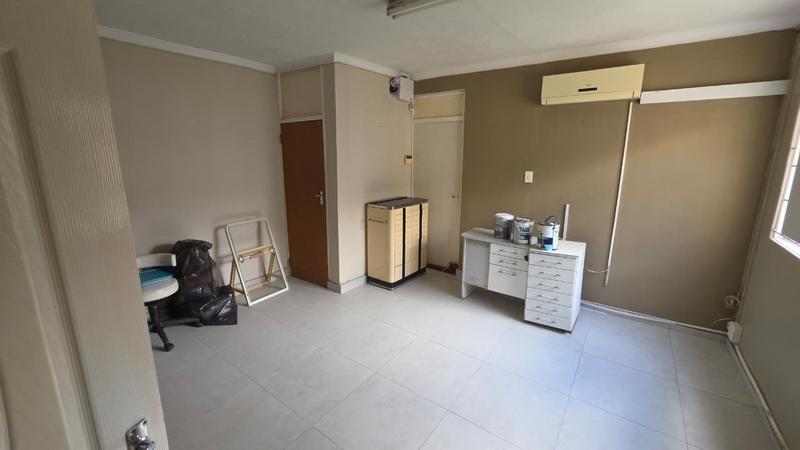 To Let Commercial Property for Rent in Crossmoor KwaZulu-Natal