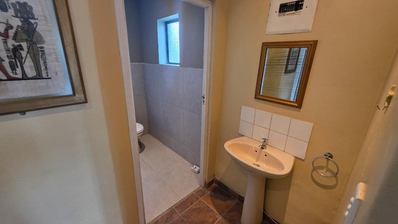 To Let Commercial Property for Rent in Crossmoor KwaZulu-Natal