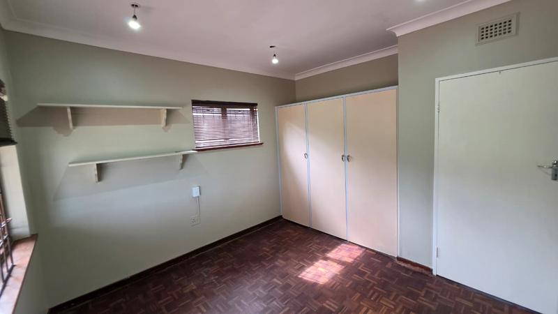 To Let 5 Bedroom Property for Rent in Malvern KwaZulu-Natal