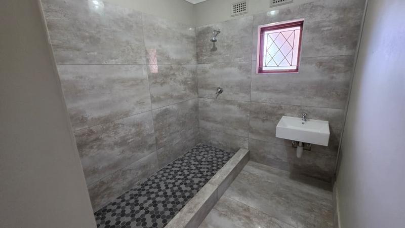 To Let 5 Bedroom Property for Rent in Malvern KwaZulu-Natal