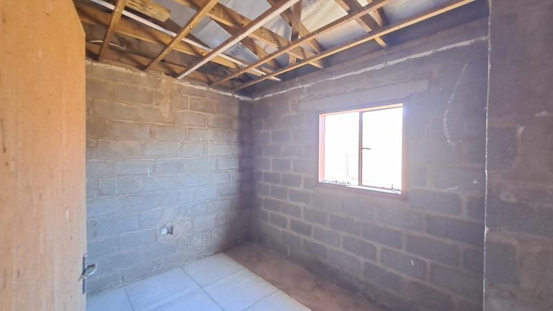 To Let 2 Bedroom Property for Rent in Umlazi KwaZulu-Natal