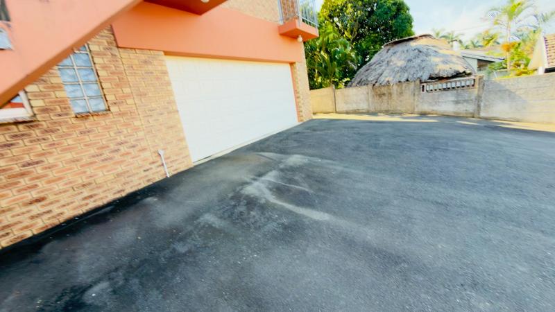 6 Bedroom Property for Sale in Reservoir Hills KwaZulu-Natal