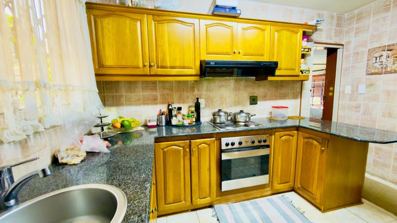 6 Bedroom Property for Sale in Reservoir Hills KwaZulu-Natal