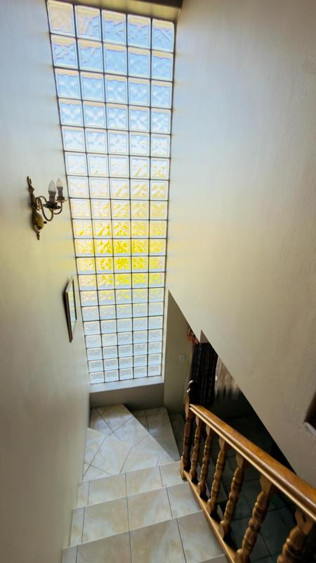 6 Bedroom Property for Sale in Reservoir Hills KwaZulu-Natal