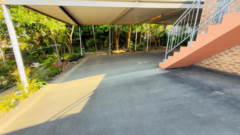 6 Bedroom Property for Sale in Reservoir Hills KwaZulu-Natal