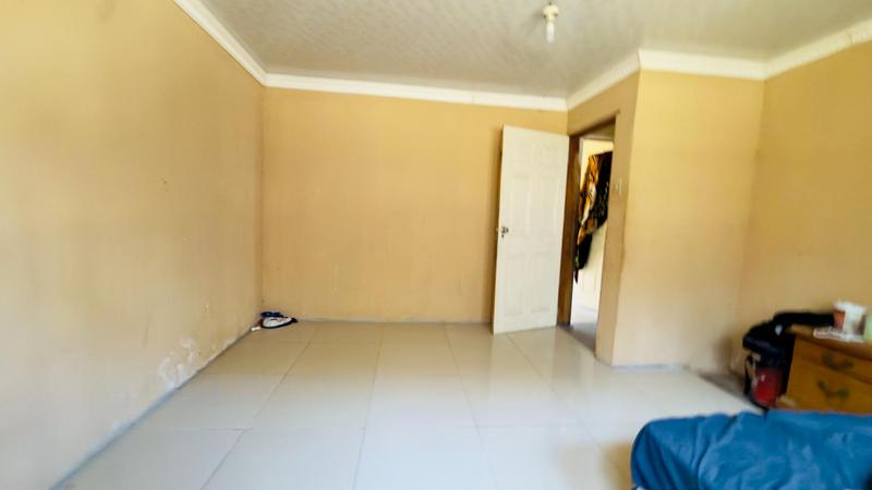 4 Bedroom Property for Sale in Umlazi KwaZulu-Natal