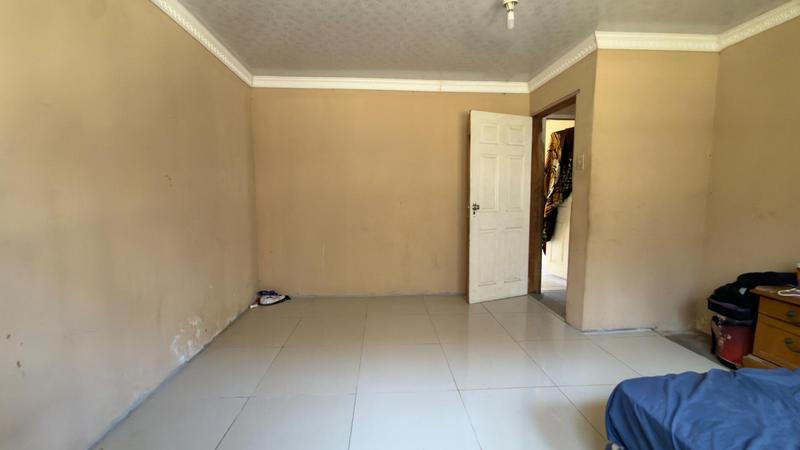4 Bedroom Property for Sale in Umlazi KwaZulu-Natal