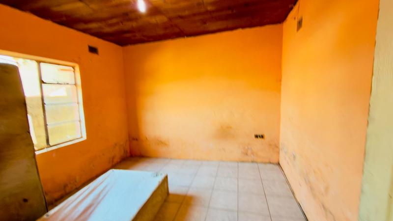 4 Bedroom Property for Sale in Umlazi KwaZulu-Natal