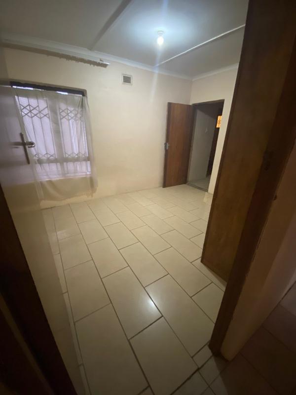 5 Bedroom Property for Sale in Southgate KwaZulu-Natal