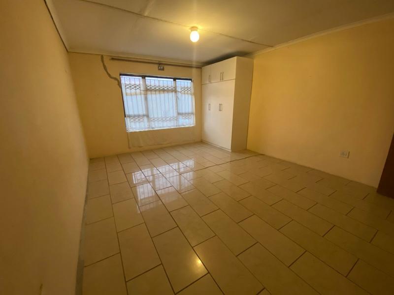 5 Bedroom Property for Sale in Southgate KwaZulu-Natal