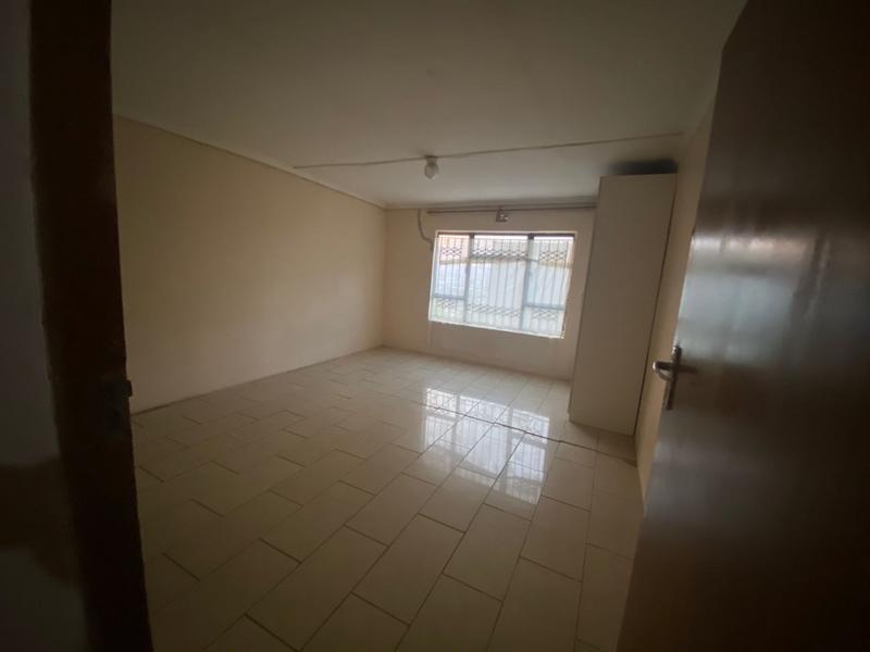 5 Bedroom Property for Sale in Southgate KwaZulu-Natal