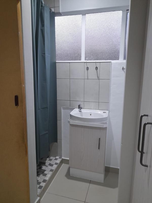 To Let 1 Bedroom Property for Rent in Fields Hill KwaZulu-Natal